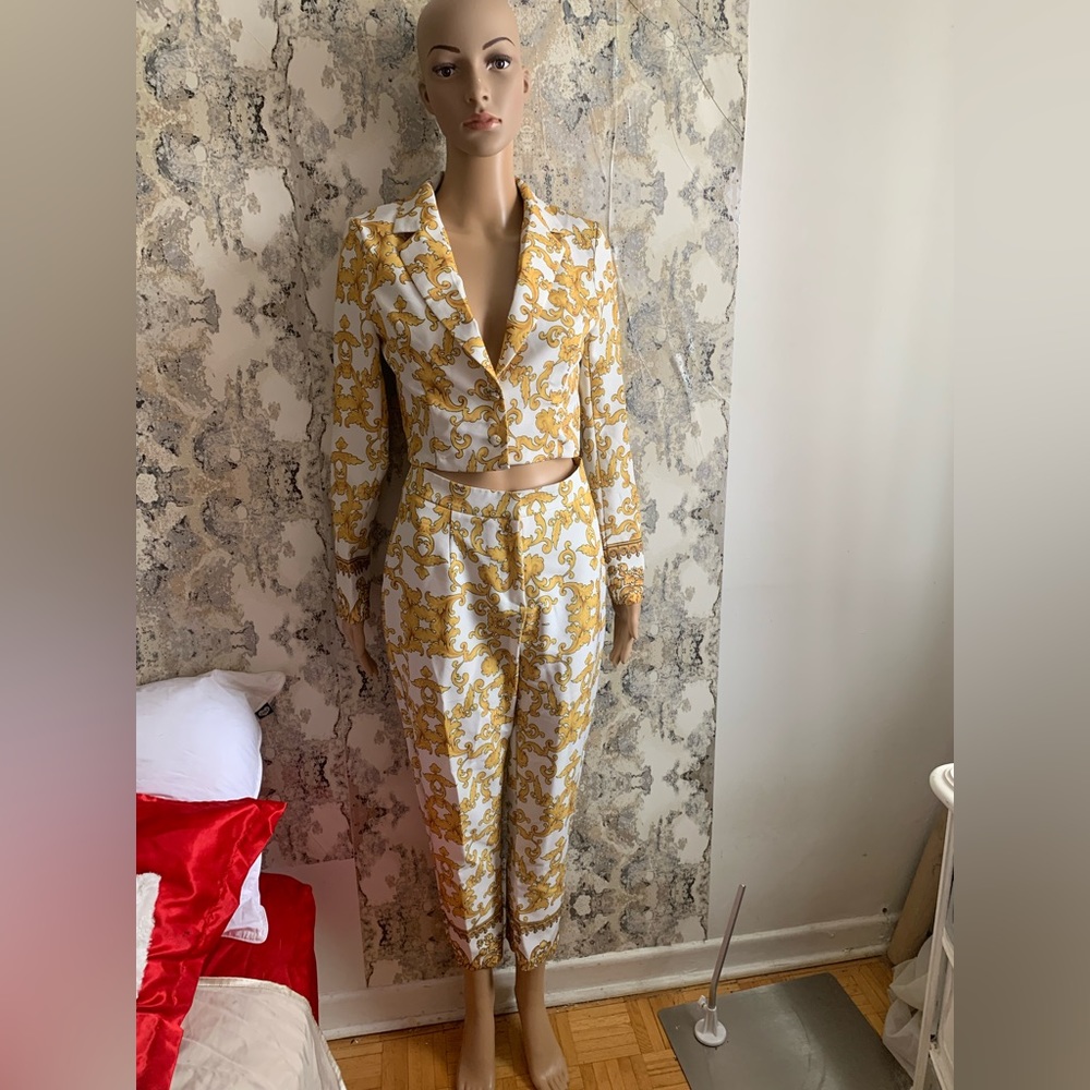 BEAUTIFUL CO-ORD DAMASK SET